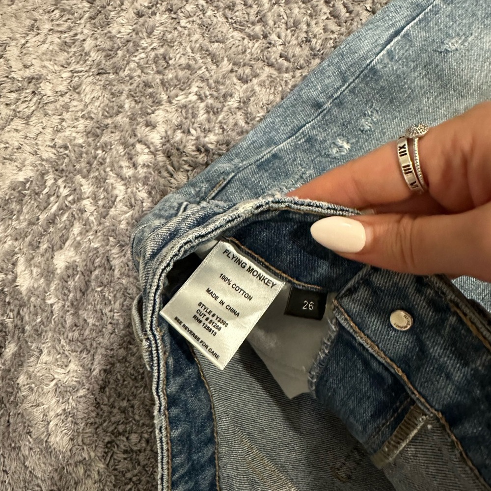 NWOT Women's Criss Cross Vintage-Like Boyfriend Jeans - Picture 2 of 7